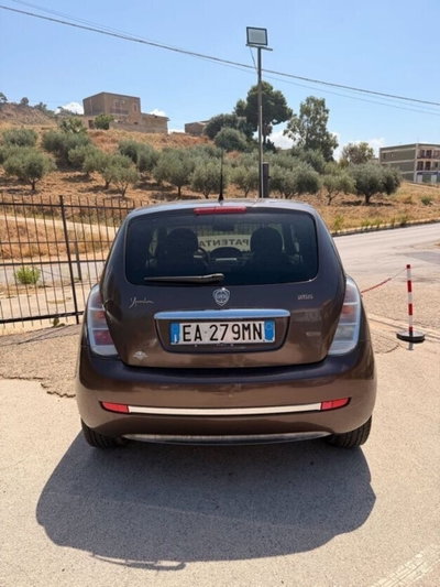 Lancia Ypsilon 1.3 MJT 75 CV Platino (10)