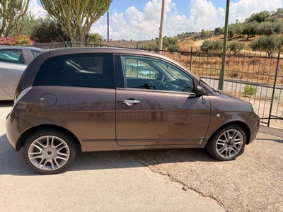 Lancia Ypsilon 1.3 MJT 75 CV Platino (8)