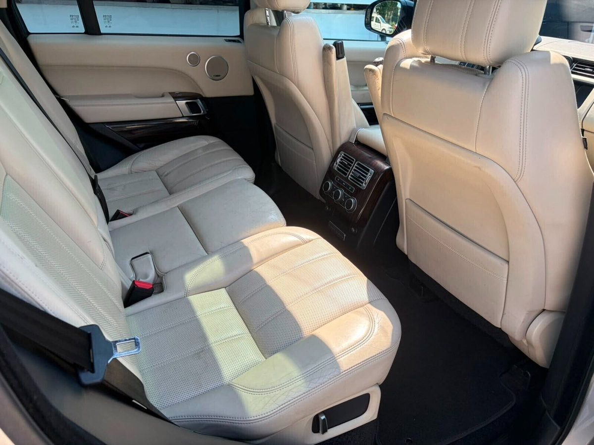 Land Rover Range Rover 3.0 TDV6 Autobiography (12)