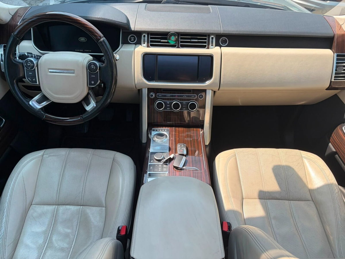 Land Rover Range Rover 3.0 TDV6 Autobiography (13)