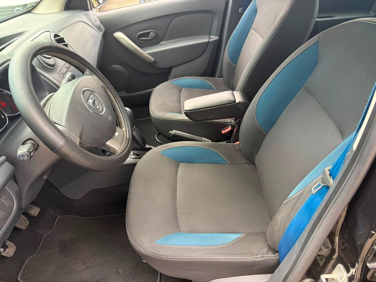 Dacia Sandero 1.2 75CV Lauréate (7)