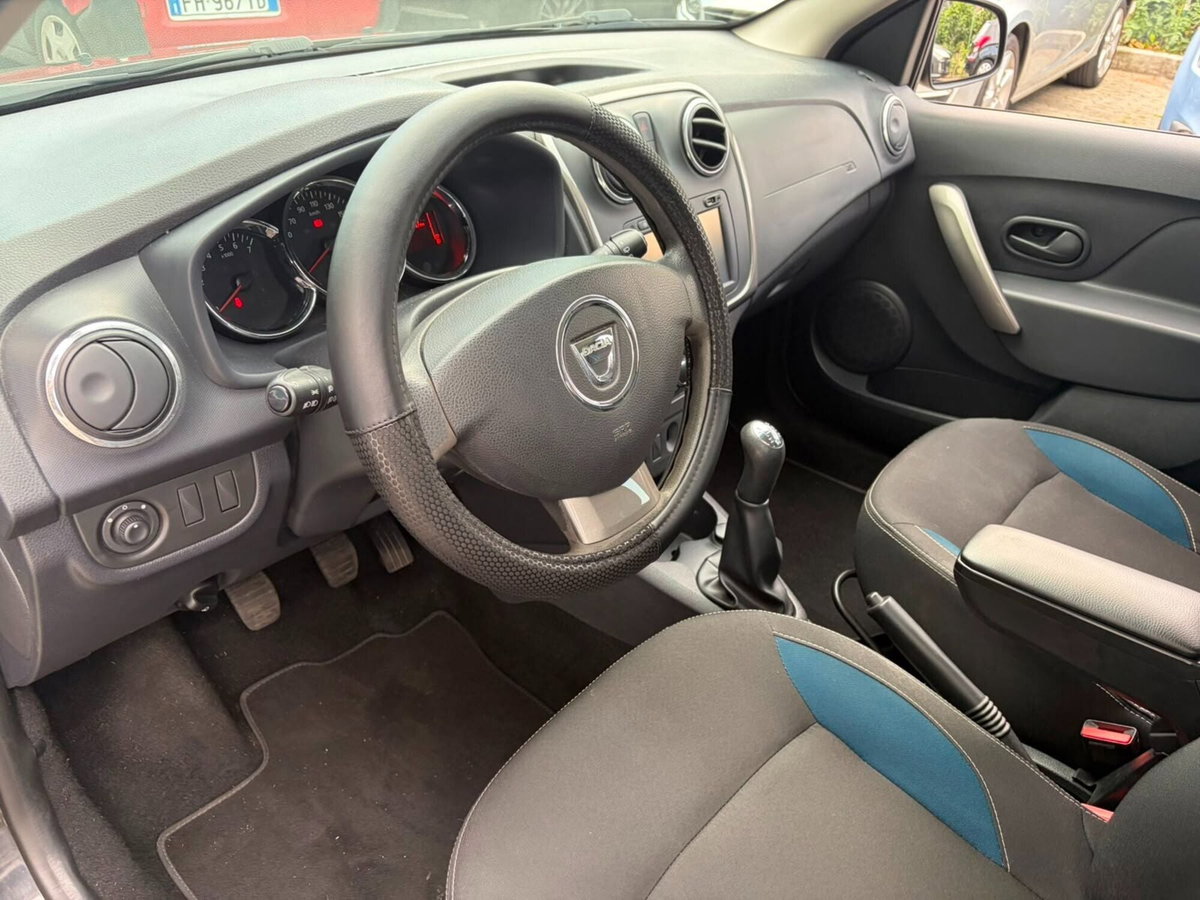 Dacia Sandero 1.2 75CV Lauréate (8)