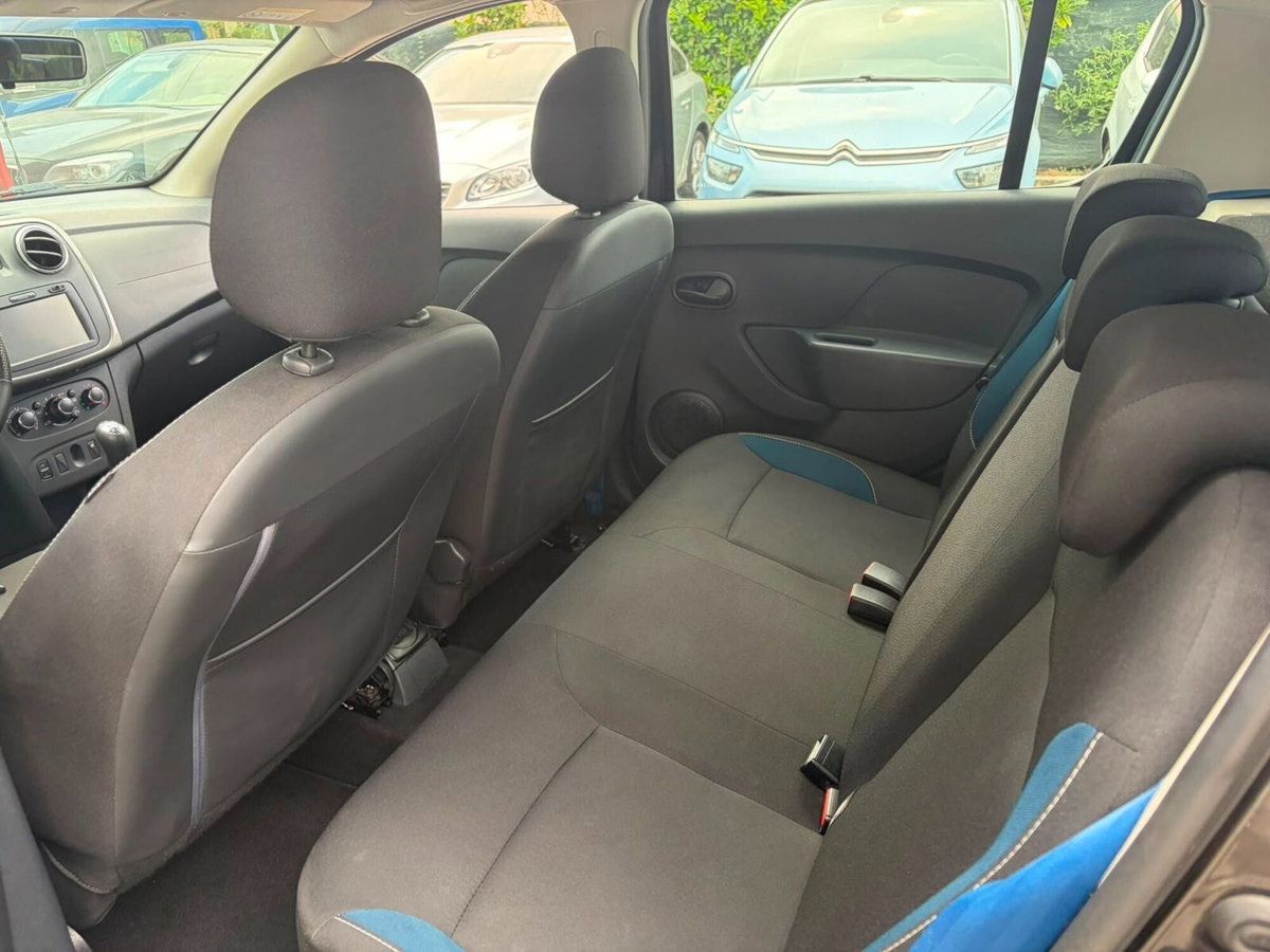 Dacia Sandero 1.2 75CV Lauréate (9)