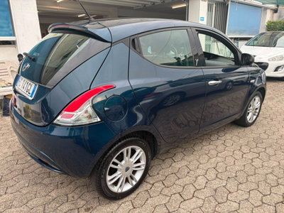 Lancia Ypsilon 1.2 69 CV 5 porte Platinum (4)