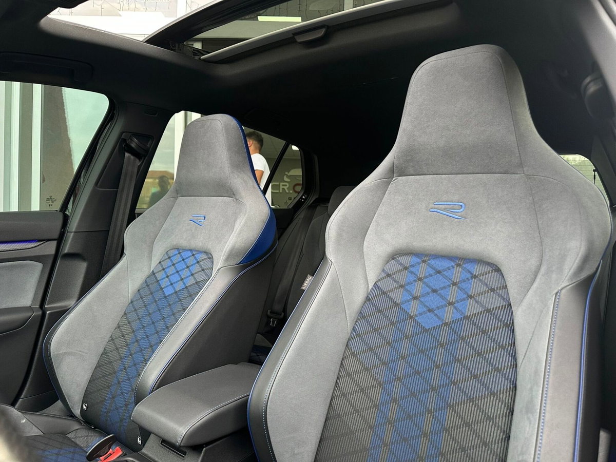 Volkswagen Golf 2.0 TSI R DSG 4Motion (10)