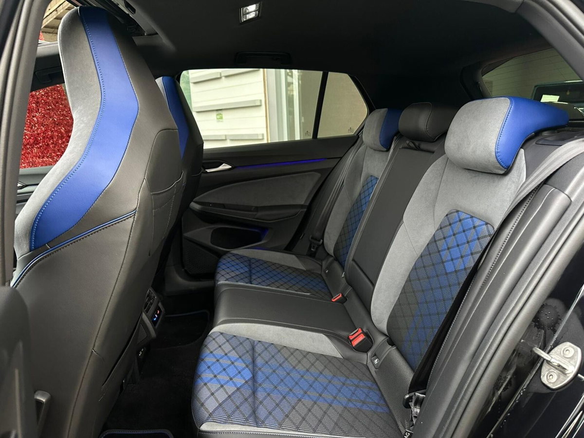 Volkswagen Golf 2.0 TSI R DSG 4Motion (14)