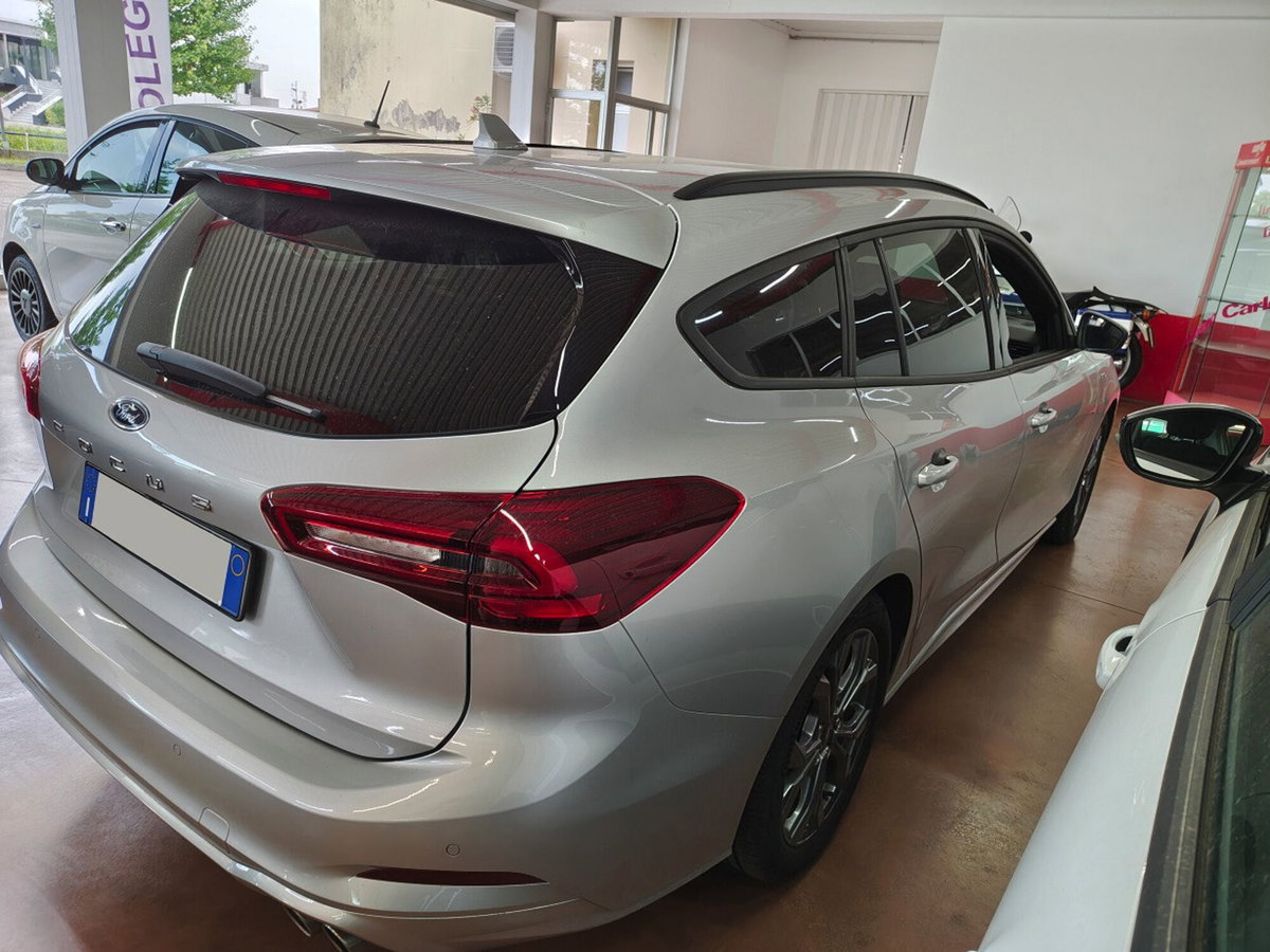 Ford Focus Station Wagon 1.5 EcoBlue 115 CV automatico SW ST-Line Design (12)