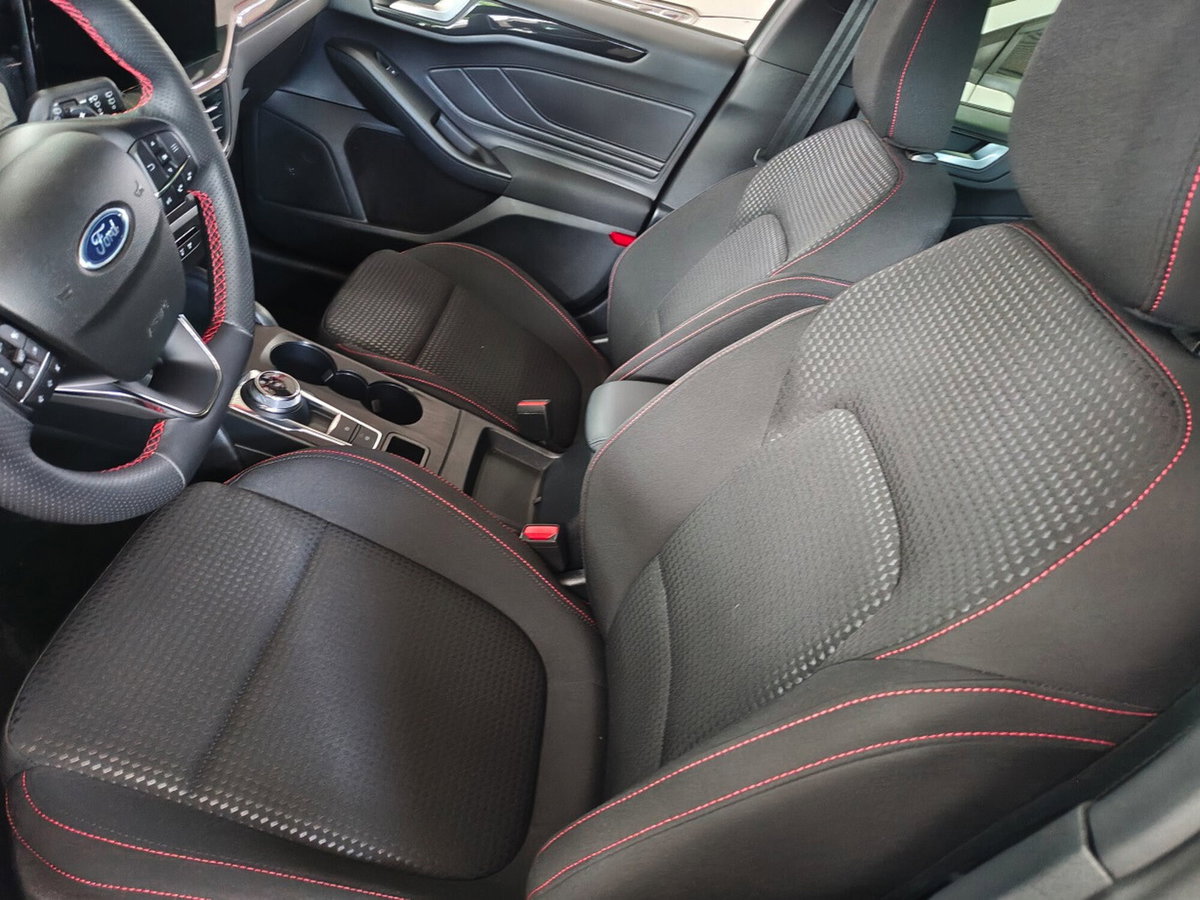 Ford Focus Station Wagon 1.5 EcoBlue 115 CV automatico SW ST-Line Design (15)