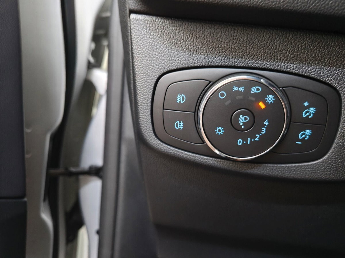 Ford Focus Station Wagon 1.5 EcoBlue 115 CV automatico SW ST-Line Design (20)