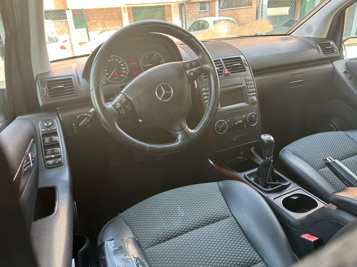 Mercedes-Benz Classe A 180 CDI Elegance (13)