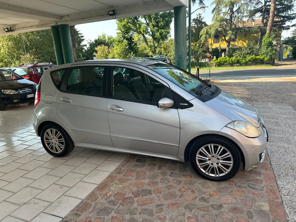 Mercedes-Benz Classe A 180 CDI Elegance (4)