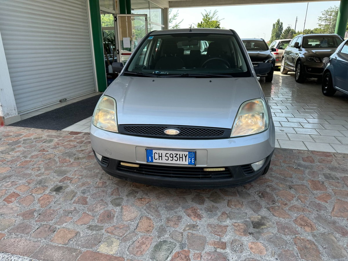 Ford Fiesta 1.2 16V 5p. Ambiente (2)
