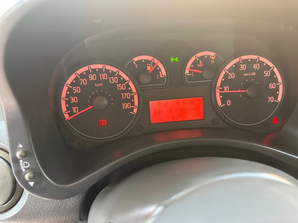 Fiat Panda 1.3 MJT DPF Van Active 2 posti (12)