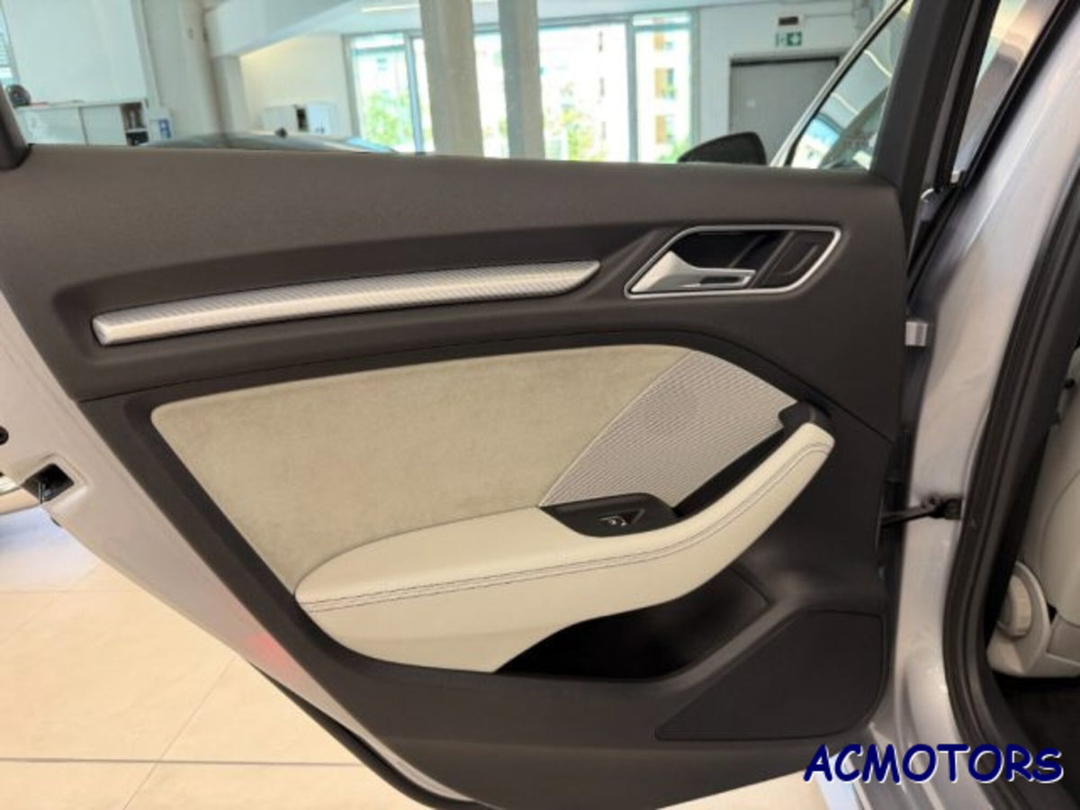 Audi RS 3 Sportback 3 2.5 TFSI quattro S tronic (10)