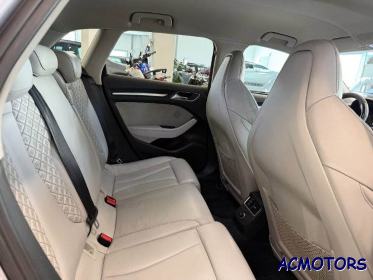 Audi RS 3 Sportback 3 2.5 TFSI quattro S tronic (11)
