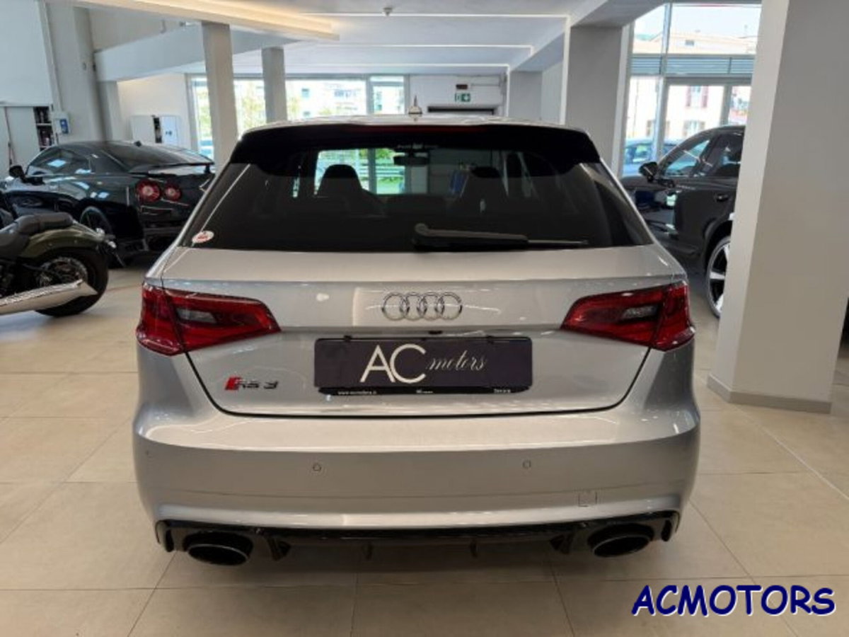 Audi RS 3 Sportback 3 2.5 TFSI quattro S tronic (4)