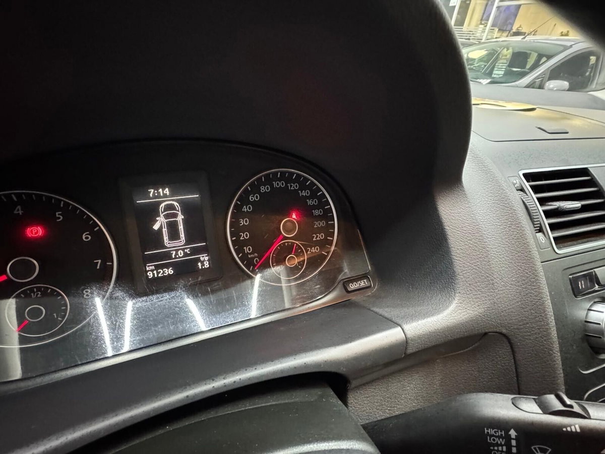 Volkswagen Touran 1.4 TSI Highline EcoFuel (6)