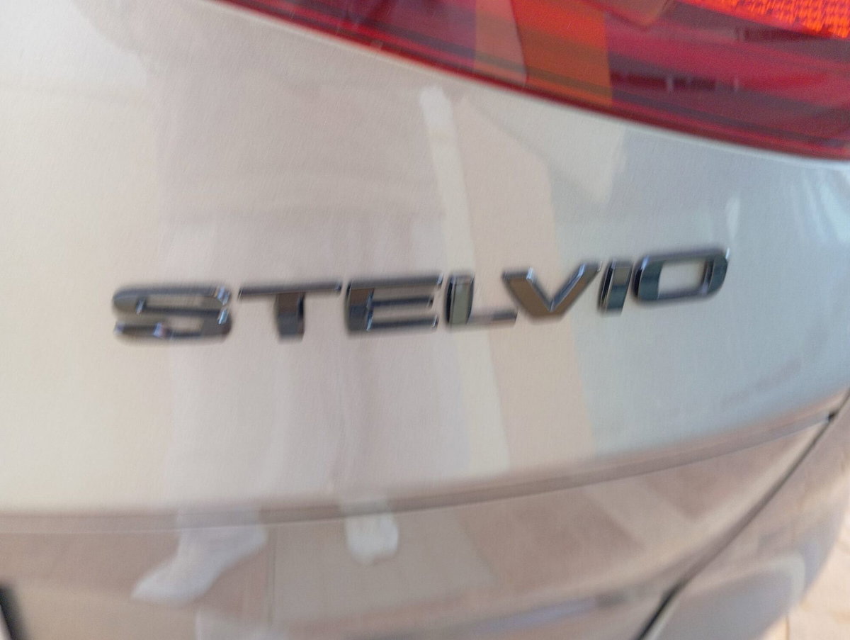 Alfa Romeo Stelvio Stelvio 2.2 Turbodiesel 210 CV AT8 Q4 Veloce (12)