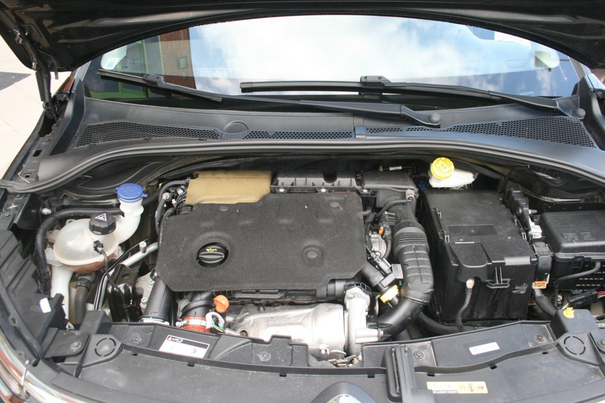 Citroen C3 BlueHDi 100 S&S Shine (17)