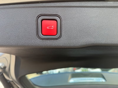 Jeep Avenger 1.2 turbo Summit fwd 100cv (15)