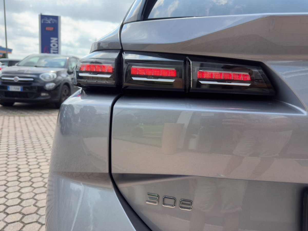 Peugeot 308 SW BlueHDi 130 S&S EAT8 Allure Pack (10)