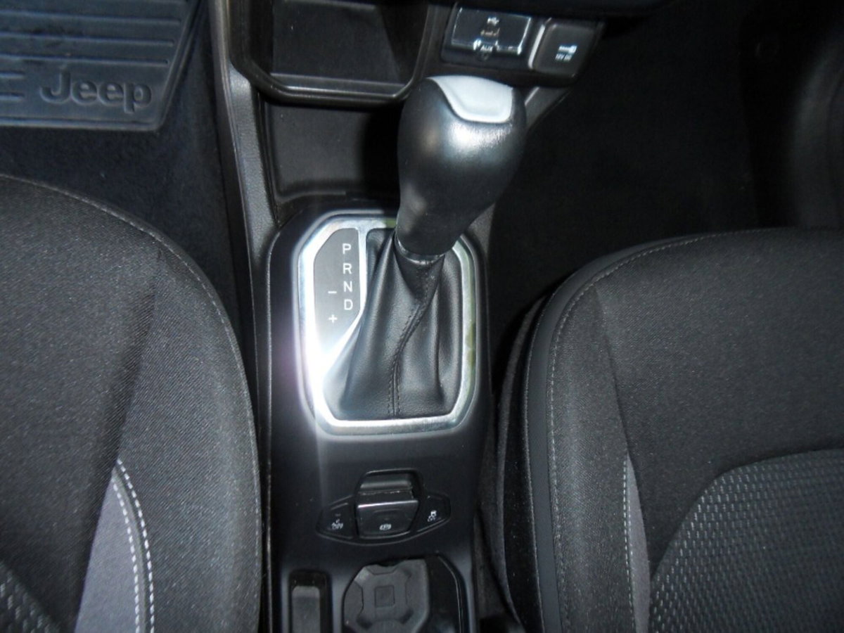 Jeep Renegade 1.3 T4 190CV PHEV 4xe AT6 Limited (7)