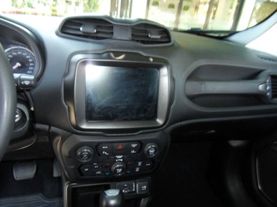 Jeep Renegade 1.3 T4 190CV PHEV 4xe AT6 Limited (8)