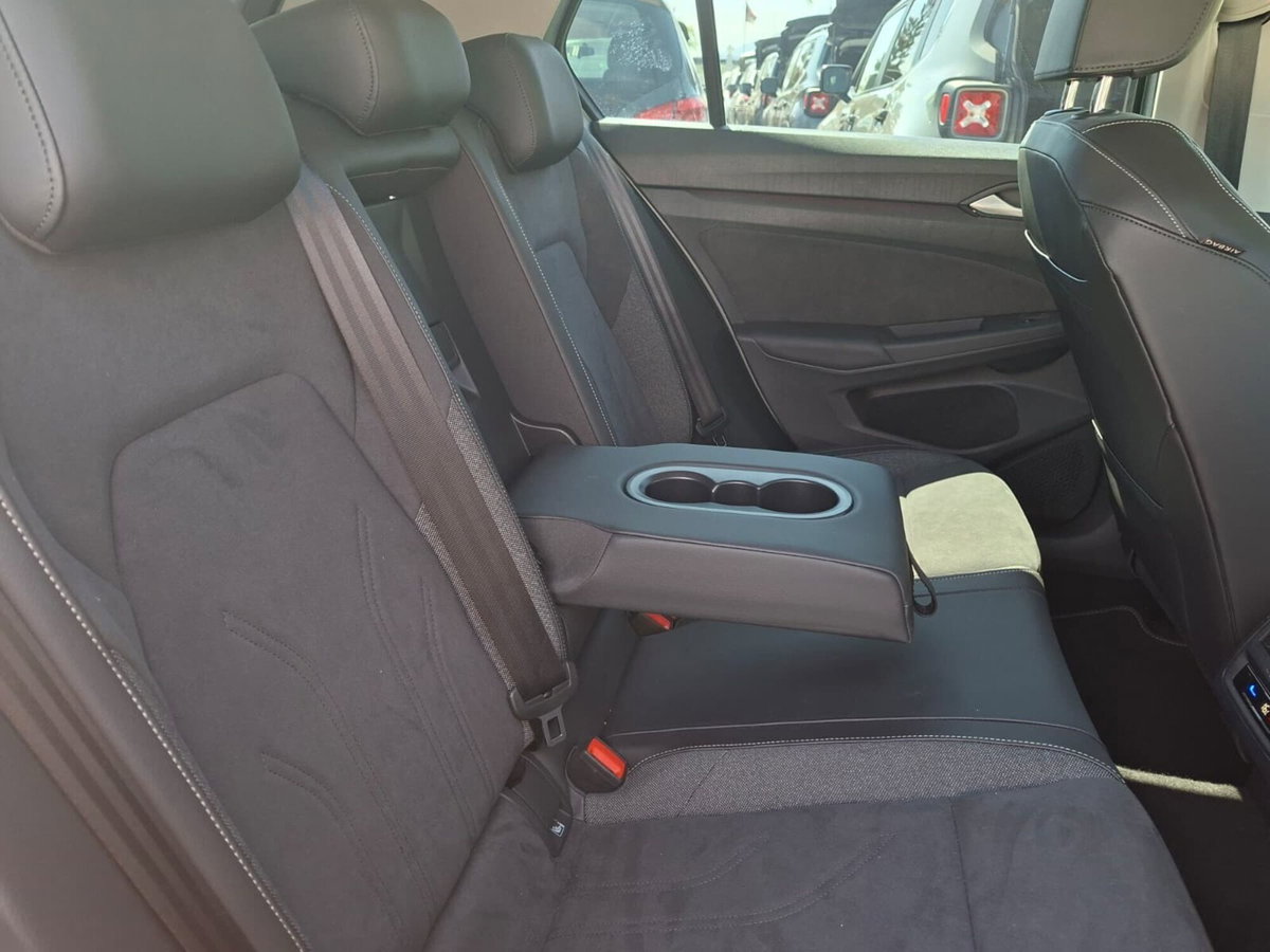 Volkswagen Golf 2.0 TDI 150 CV DSG SCR Style (12)