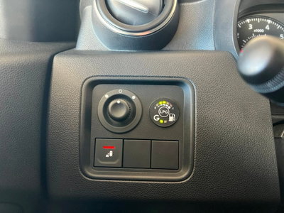 Dacia Duster 1.0 TCe 100 CV ECO-G 4x2 Prestige (15)