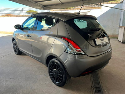 Lancia Ypsilon 1.2 69 CV 5 porte Platinum (4)