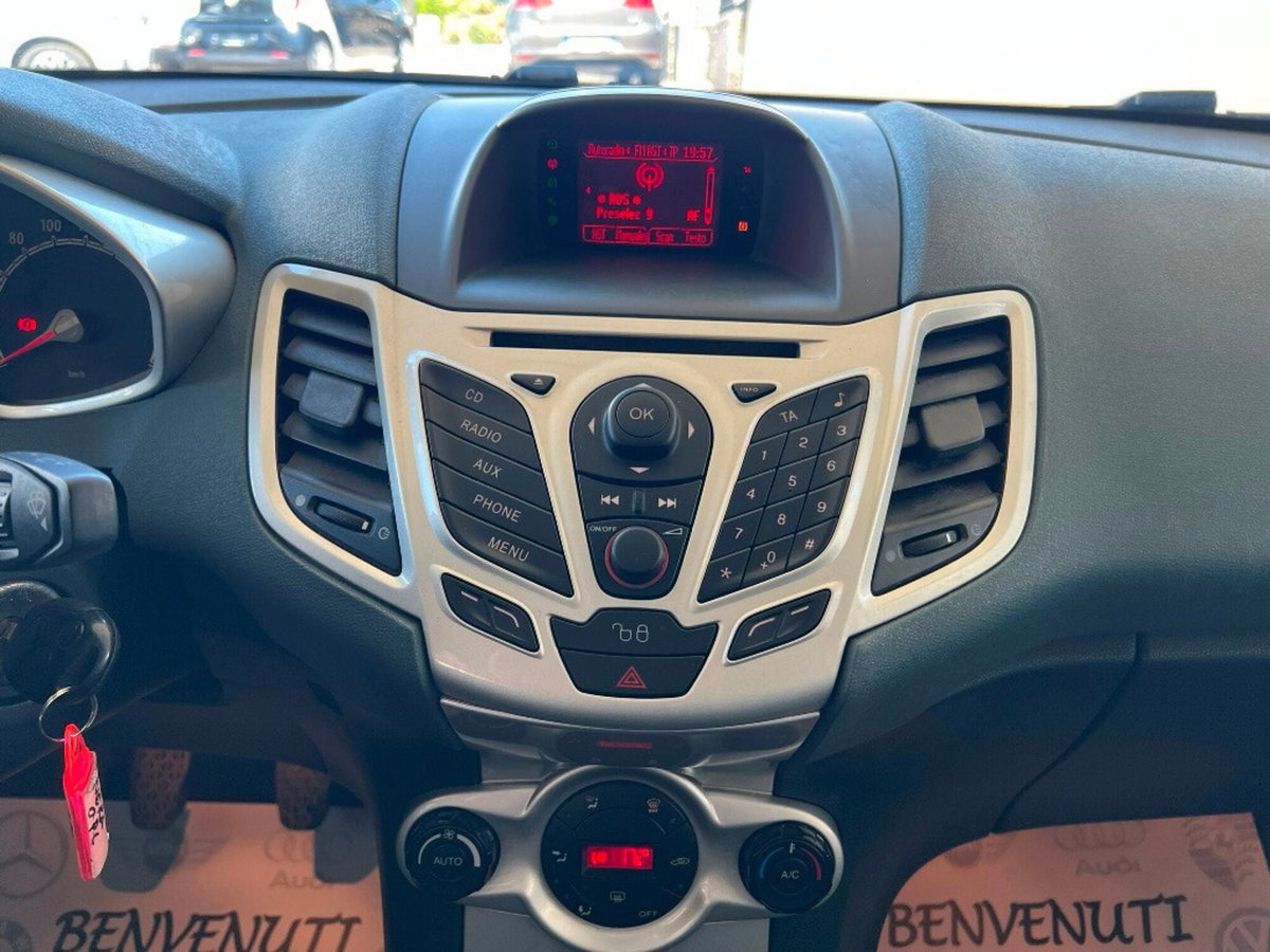 Ford Fiesta 1.4 5 porte Bz.- GPL Titanium (12)