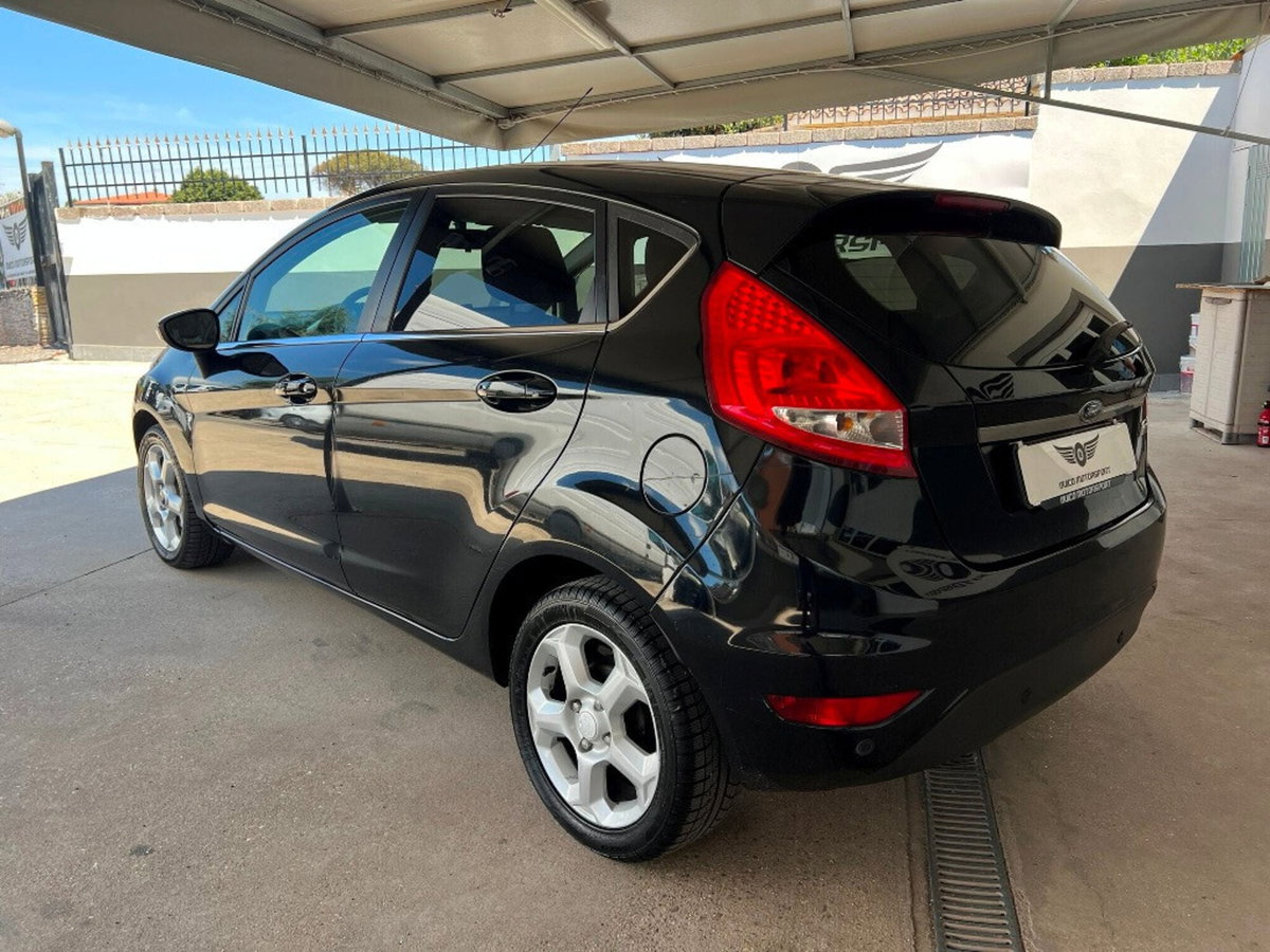 Ford Fiesta 1.4 5 porte Bz.- GPL Titanium (4)