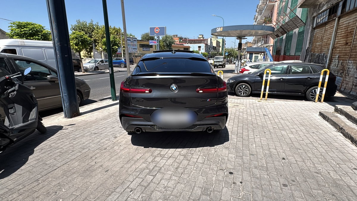BMW X4 xDrive20d Msport (2)