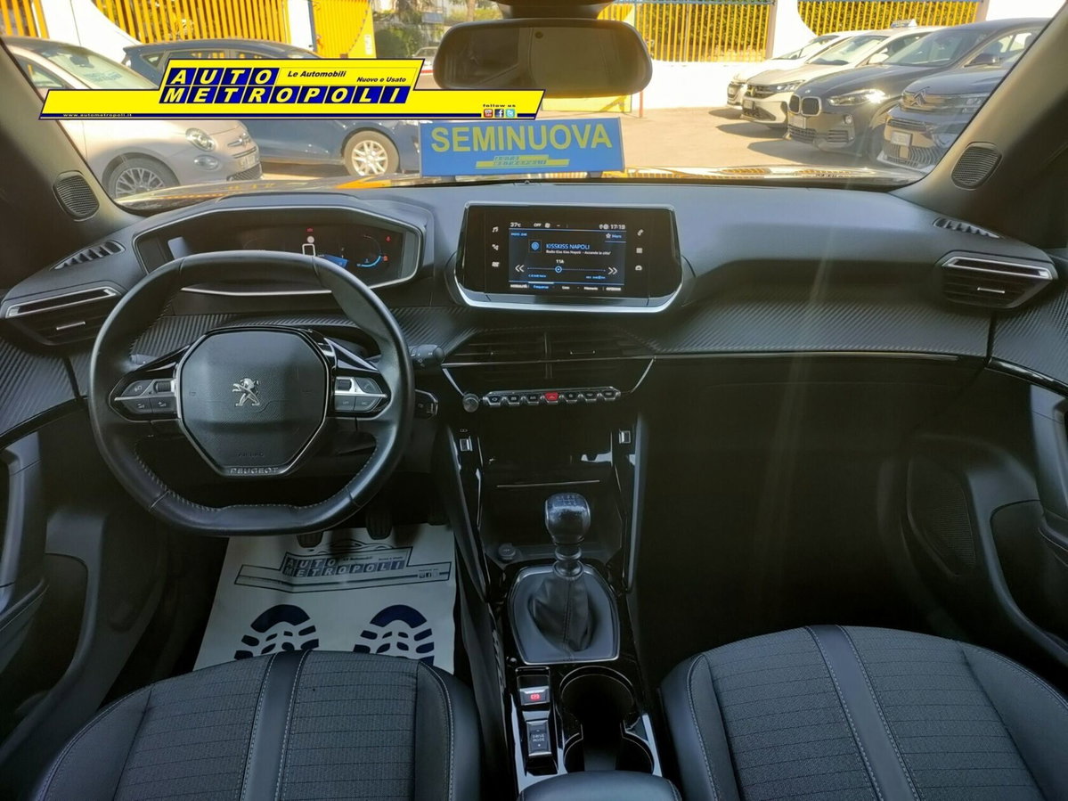 Peugeot 2008 PureTech 100 S&S Allure Pack (13)