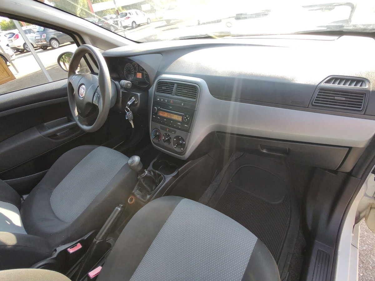 Fiat Grande Punto 1.3 MJT 75 CV 3 porte (11)
