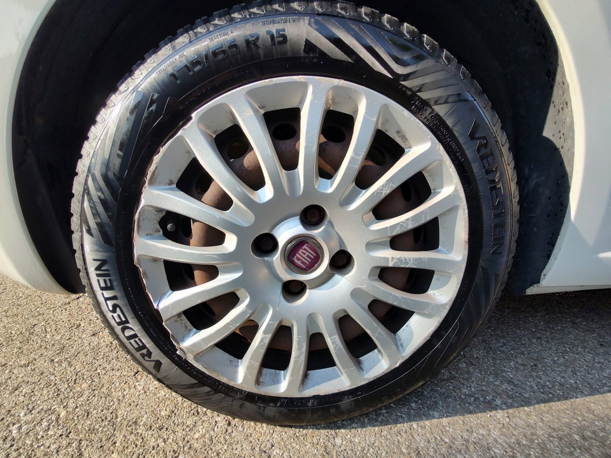 Fiat Grande Punto 1.3 MJT 75 CV 3 porte (12)