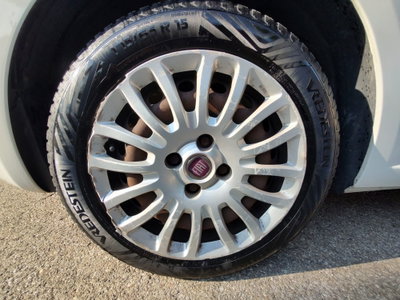 Fiat Grande Punto 1.3 MJT 75 CV 3 porte (12)