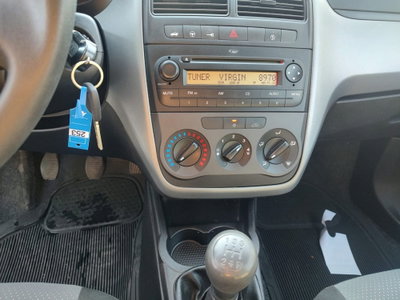 Fiat Grande Punto 1.3 MJT 75 CV 3 porte (15)