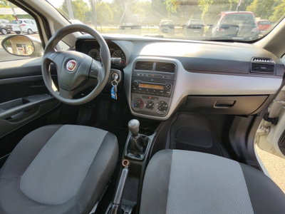 Fiat Grande Punto 1.3 MJT 75 CV 3 porte (18)