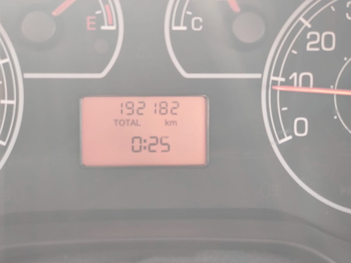 Fiat Grande Punto 1.3 MJT 75 CV 3 porte (19)