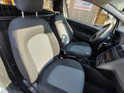 Fiat Grande Punto 1.3 MJT 75 CV 3 porte (20)