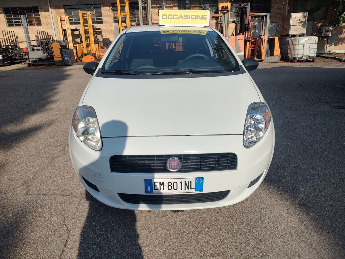 Fiat Grande Punto 1.3 MJT 75 CV 3 porte (5)