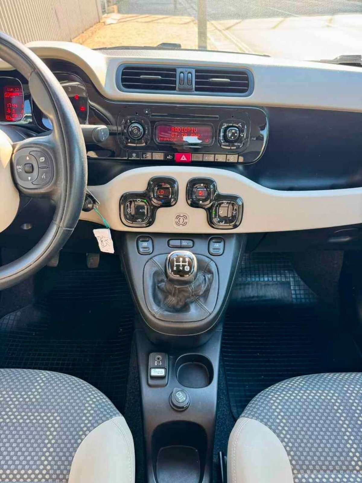 Fiat Panda 1.3 MJT 95 CV S&S 4x4 (13)