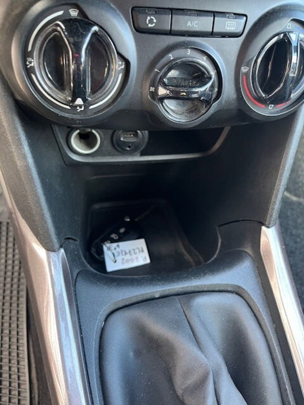 Peugeot 2008 HDi 68CV Active (7)