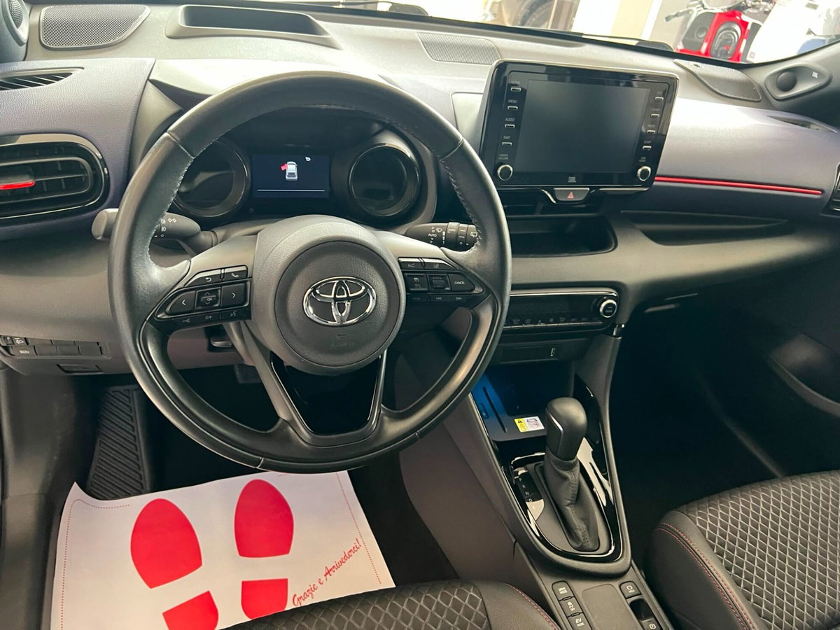 Toyota Yaris 1.5 Hybrid 5 porte Energy (10)