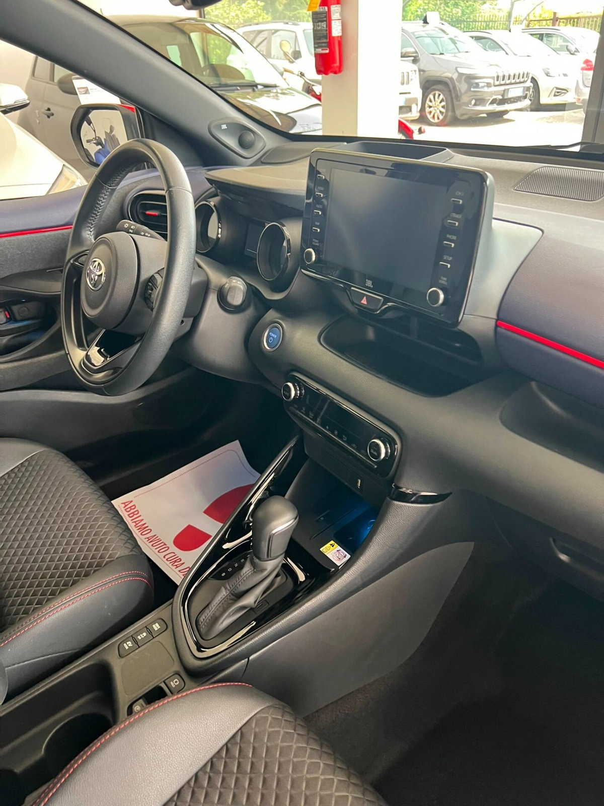 Toyota Yaris 1.5 Hybrid 5 porte Energy (12)