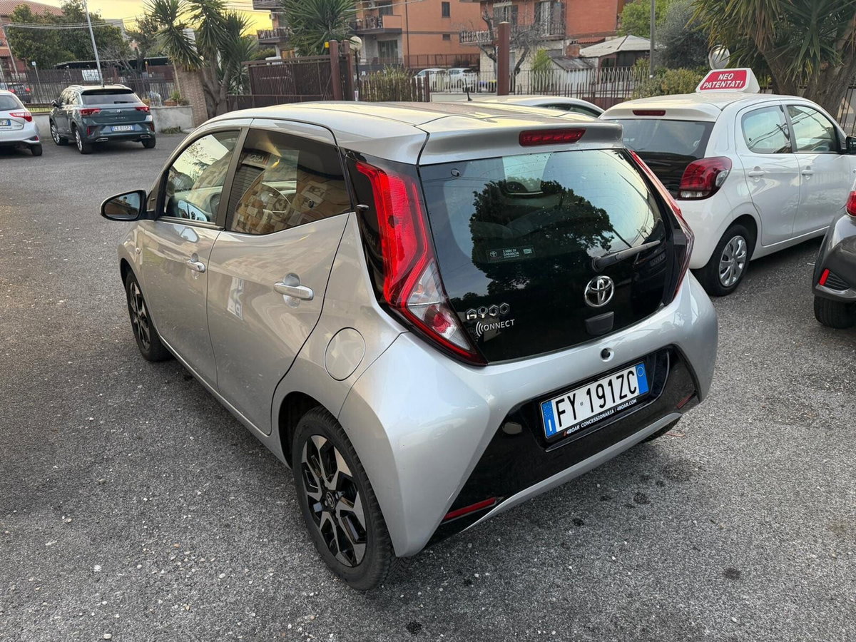 Toyota Aygo Connect 1.0 VVT-i 72 CV 5 porte x-play (7)