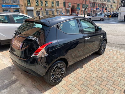 Lancia Ypsilon 1.0 FireFly 5 porte S&S Hybrid Ecochic Silver (4)