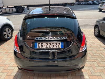 Lancia Ypsilon 1.0 FireFly 5 porte S&S Hybrid Ecochic Silver (5)