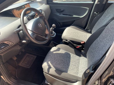Lancia Ypsilon 1.0 FireFly 5 porte S&S Hybrid Ecochic Silver (8)